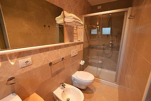 Hotel Liane リッチョーネ イタリア