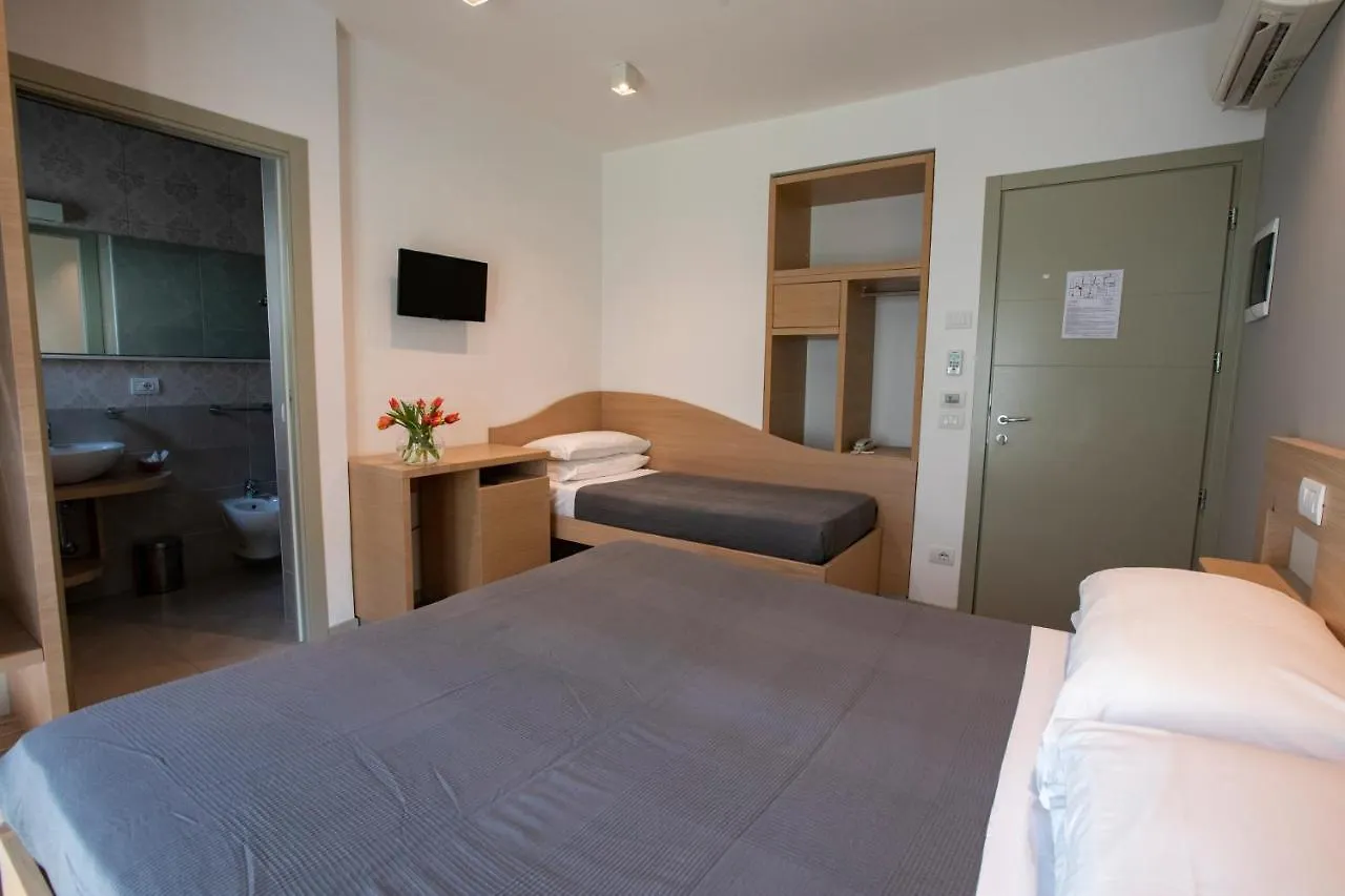 Hotel Liane リッチョーネ 2*,