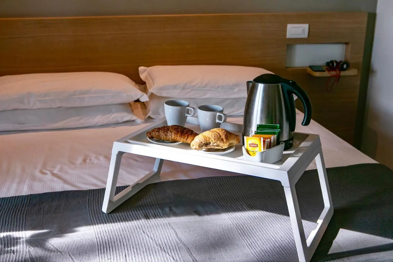 Hotel Liane リッチョーネ 2*,  イタリア